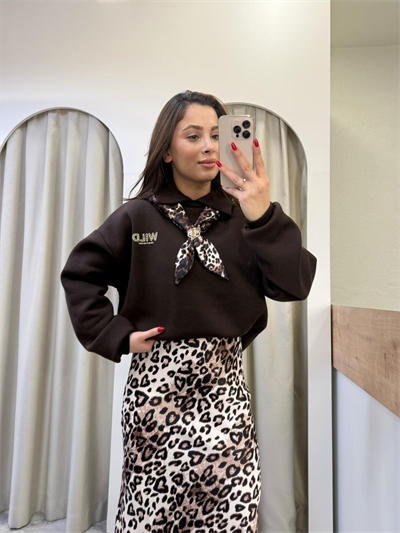 Lessa Leopar Fularlı Sweatshirt