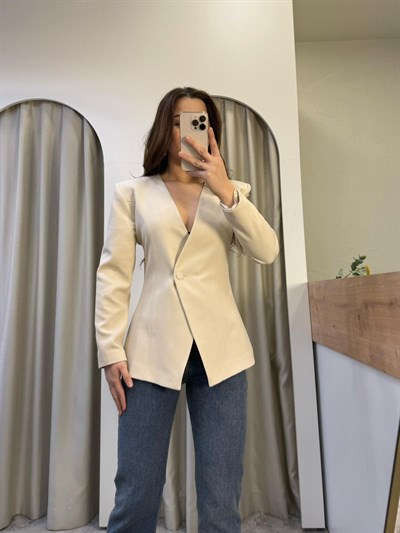 Meysi Belden Oturtmalı Vatkalı Blazer Krem