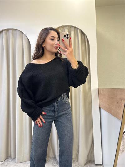 Niss Siyah Kayık Yaka Oversize Kazak