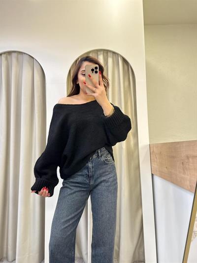 Niss Siyah Kayık Yaka Oversize Kazak