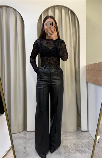 Rosel Siyah Transparan Çiçekli Bluz