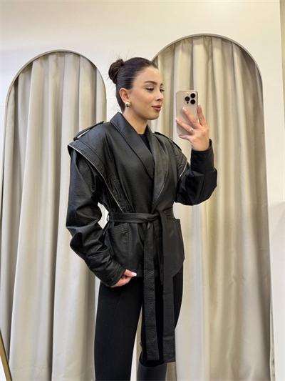 Sophie Siyah Kuşaklı Deri Ceket