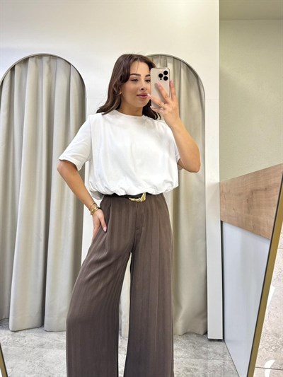 Viole Altı Lastikli Beyaz Tişört