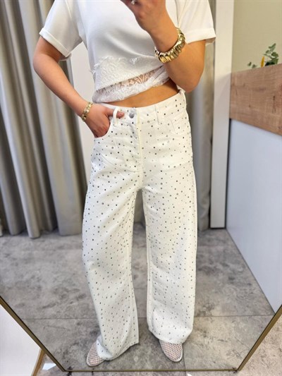 White Full Taşlı Rahat Kalıp Jean Beyaz