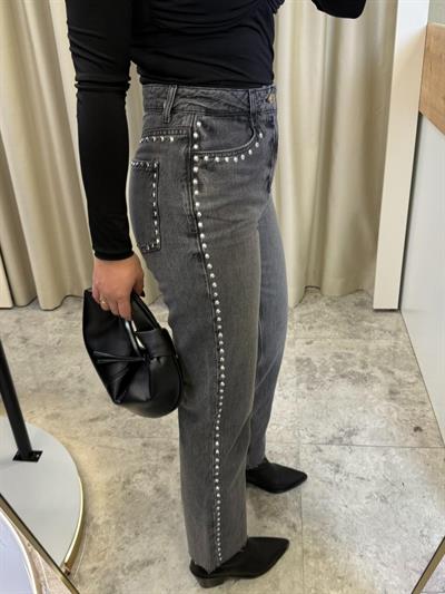 Yüksek Bel Füme Zımbalı Jean