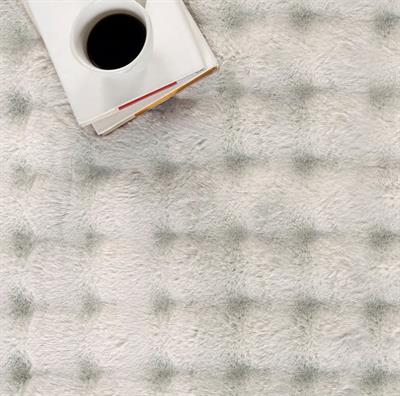 Dekoratif Taş Peluş Halı – Kaymaz, Kolay Temizlenen, Yumuşak Dokulu