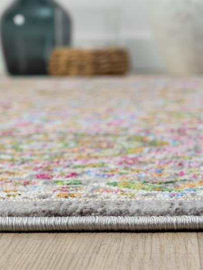 Retro Serisi Çiçek Motifli Klasik Halı