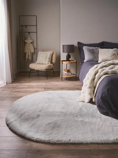 Velora Serisi Gri Oval Tavşan Peluş Halı – Ultra Yumuşak Kaymaz Taban Modern Peluş Halı