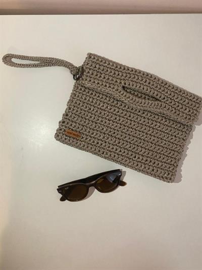 El Örgüsü ve El Yapımı Gri Simli Zarf Kapaklı Mıknatıs Kilitli  (Clutch) Çanta 25x25 cm | Zarif ve Işıltılı Tasarım