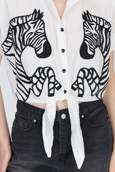 Beyaz Nakışlı Zebra Desenli Bağlamalı Crop Gömlek 2257
