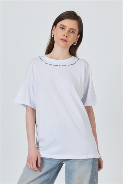 Beyaz Yaka Yazı Baskılı Oversize Pamuklu Tişört 2150-34M