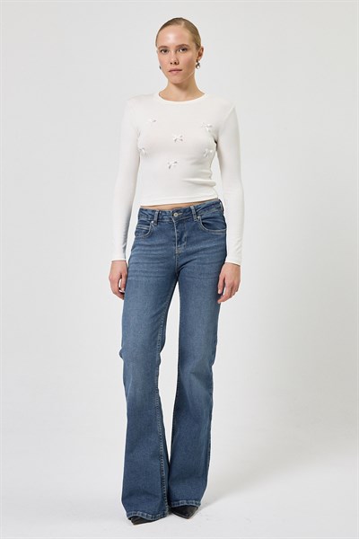 Ekru Bisiklet Yaka Kurdele Aplike Detaylı Kadın Crop Body 8264A