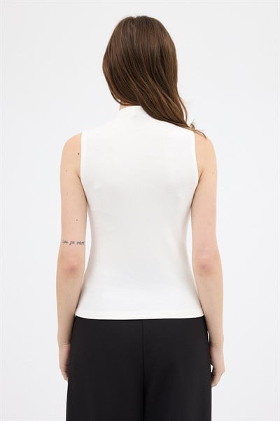 Ekru Kadın Kolsuz Yüksek Yaka Body 8155A