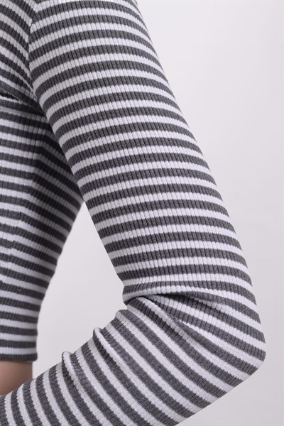 Gri Kare Yaka Çizgili Crop Bluz 9904