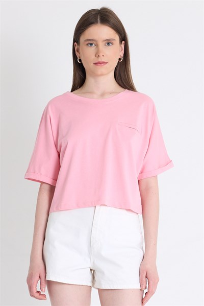 Pembe Cep Detaylı Bisiklet Yaka Crop Tişört 2136M