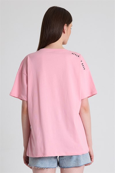 Pembe Omuz Yazı Baskılı %100 Pamuk Oversize Tişört 2150-30M