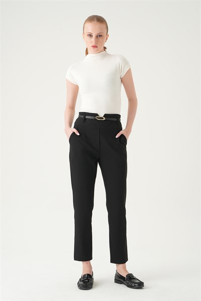Siyah Bel V Kesim Kemerli Pantolon 8404A