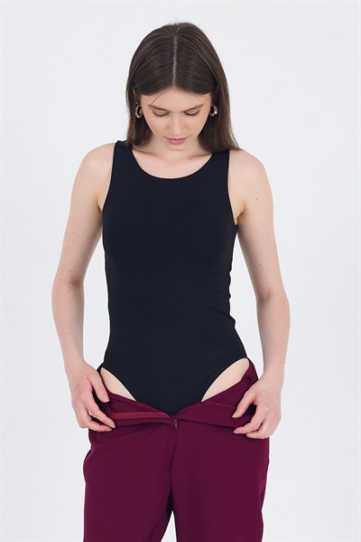 Siyah Halter Yaka Vücuda Oturan Alttan Çıtçıtlı Body 9198M