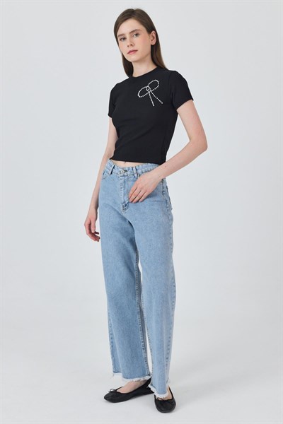 Siyah İnci Kurdele İşlemeli Crop Slim Fit Tişört 2229
