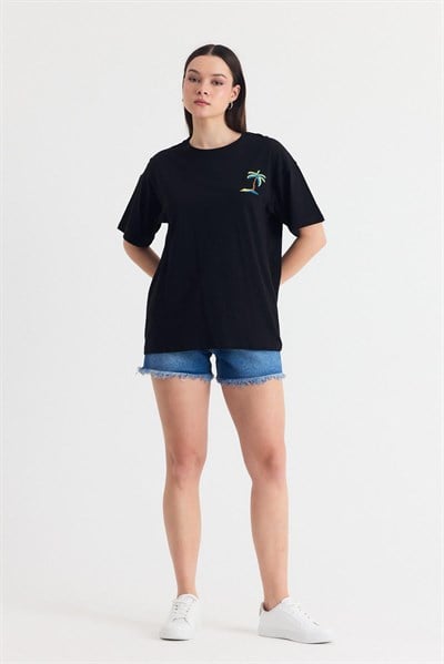 Siyah Nakış Detaylı Oversize Tişört 2150-16