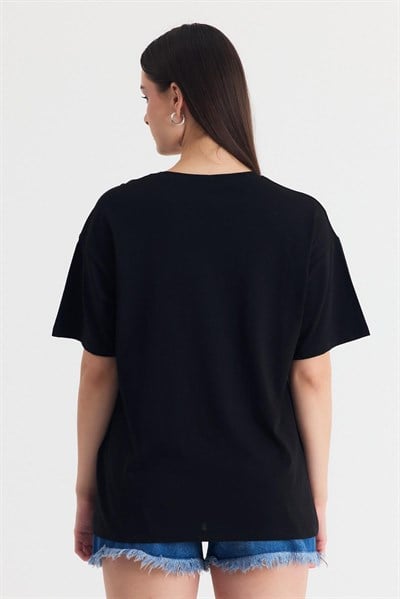 Siyah Nakış Detaylı Oversize Tişört 2150-16