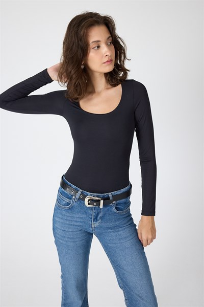 Siyah U Yaka Slim Fit Bluz 2434