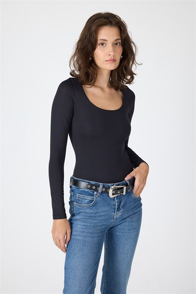 Siyah U Yaka Slim Fit Bluz 2434