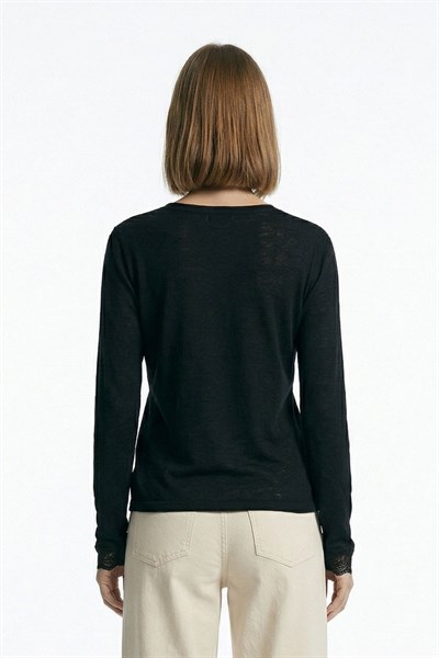 Siyah V Yaka Dantelli Uzun Kollu Bluz 0423