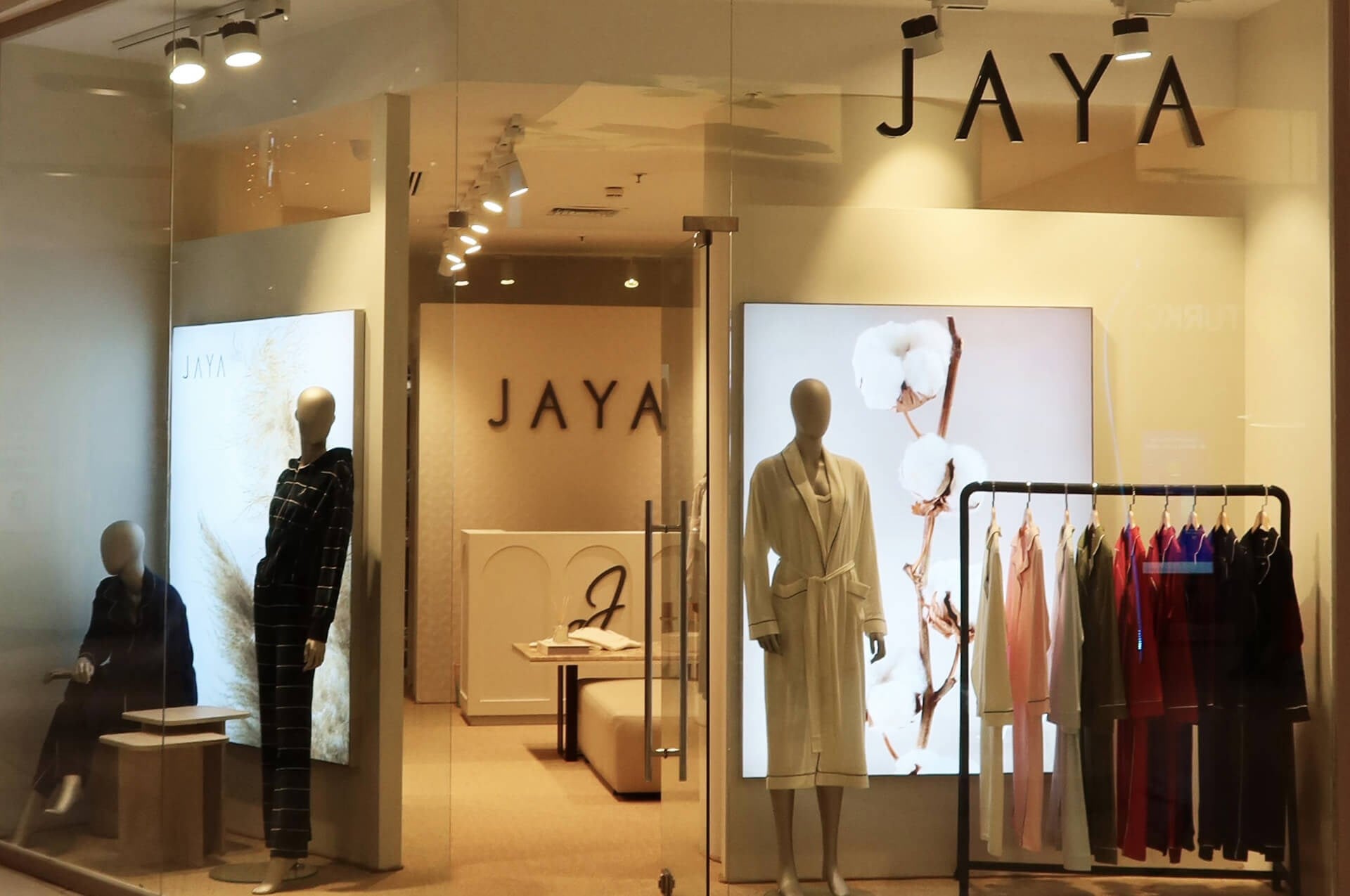 JAYA Akmerkez Pop-Up Store
