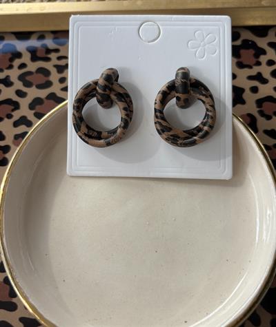 Leopar Desenli İç İçe Geçen Halka Desenli Küpe
