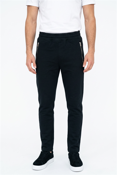 Noir Essential Jogger