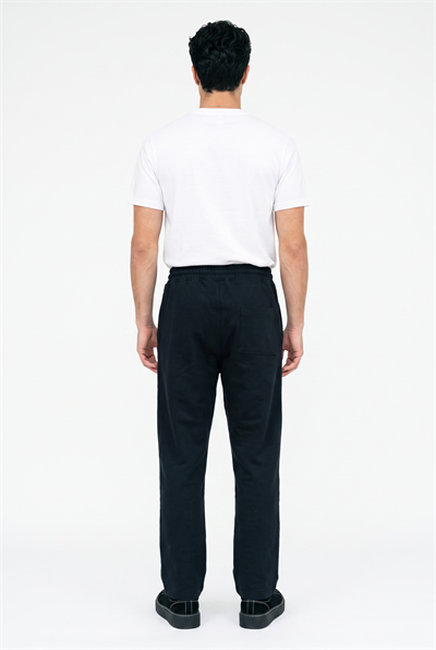 Noir Essential Jogger