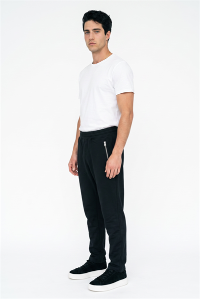 Noir Essential Jogger