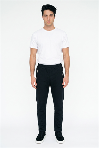 Noir Essential Jogger