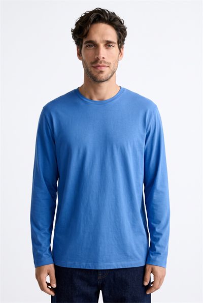 Noir Essential Long Sleeve Tee