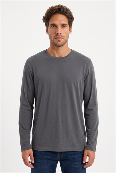 Noir Essential Long Sleeve Tee