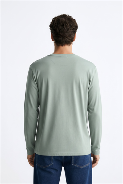 Noir Essential Long Sleeve Tee
