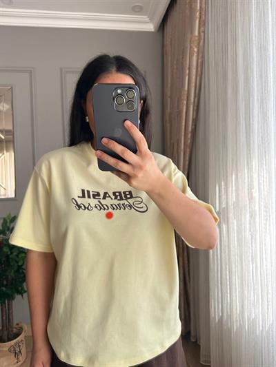 BASKILI SARI TSHİRT