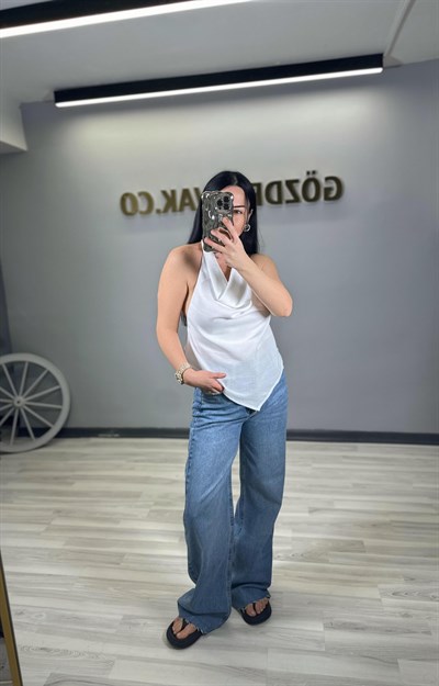 BEYAZ DEGAJE YAKA DETAYLI BLUZ