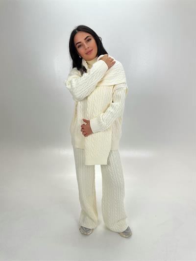 KREM ATKILI MARKA MODEL PANTOLON TRİKO TAKIM