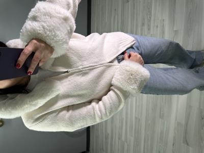 PELUŞ DETAYLI TRİKO HIRKA
