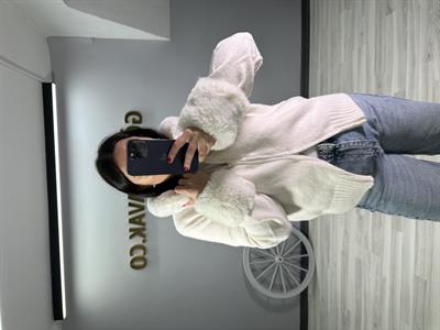 PELUŞ DETAYLI TRİKO HIRKA