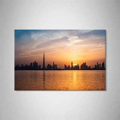 Dubai – Gün Batımı Silueti ile Küresel Vizyonun Simgesi