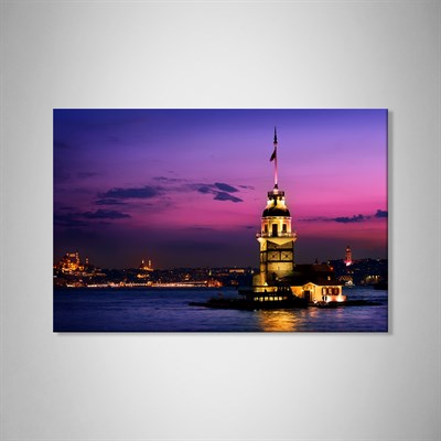 İSTANBUL – Kız Kulesi’nin Mor Akşamı