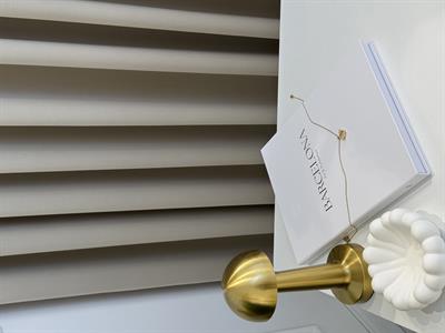 Zirkon Taş Detaylı Gold Paslanmaz Çelik Kolye-Kanatlı Kalp Gold