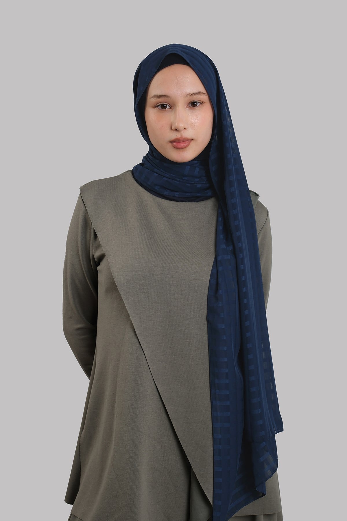 Laci Pratik Hazır Geçmeli Şal Desenli Şifon Hijab Boneli 2415_02