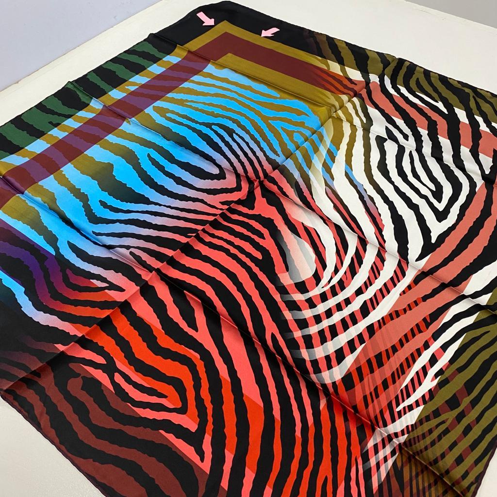 Aker Özgün Zebra Desenli Bordo Siyah İpek Şal