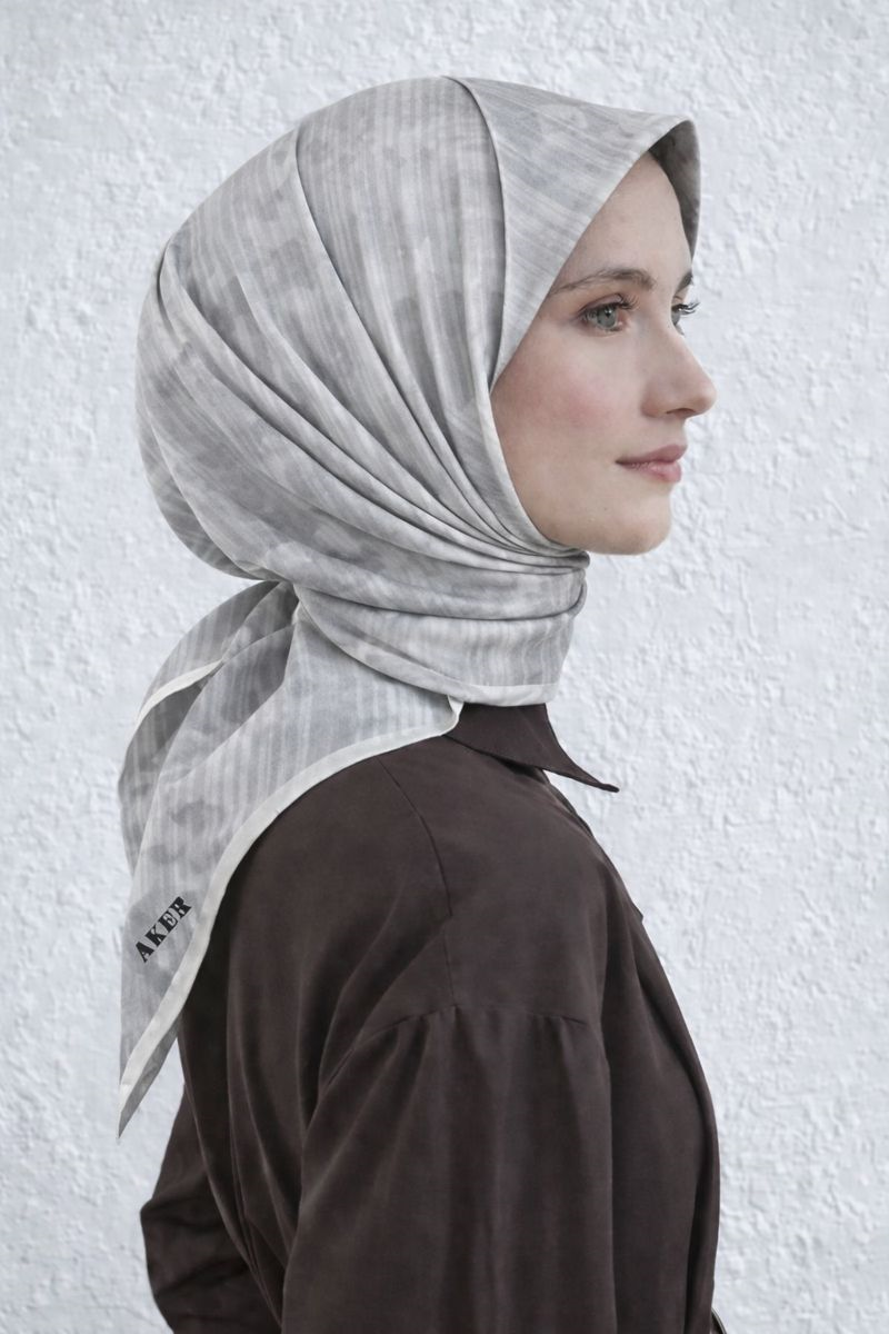 Aker Jakarlı Sura İpek Eşarp 7208404 - 311 SYR53000 Gri Çiçek Armür Desen