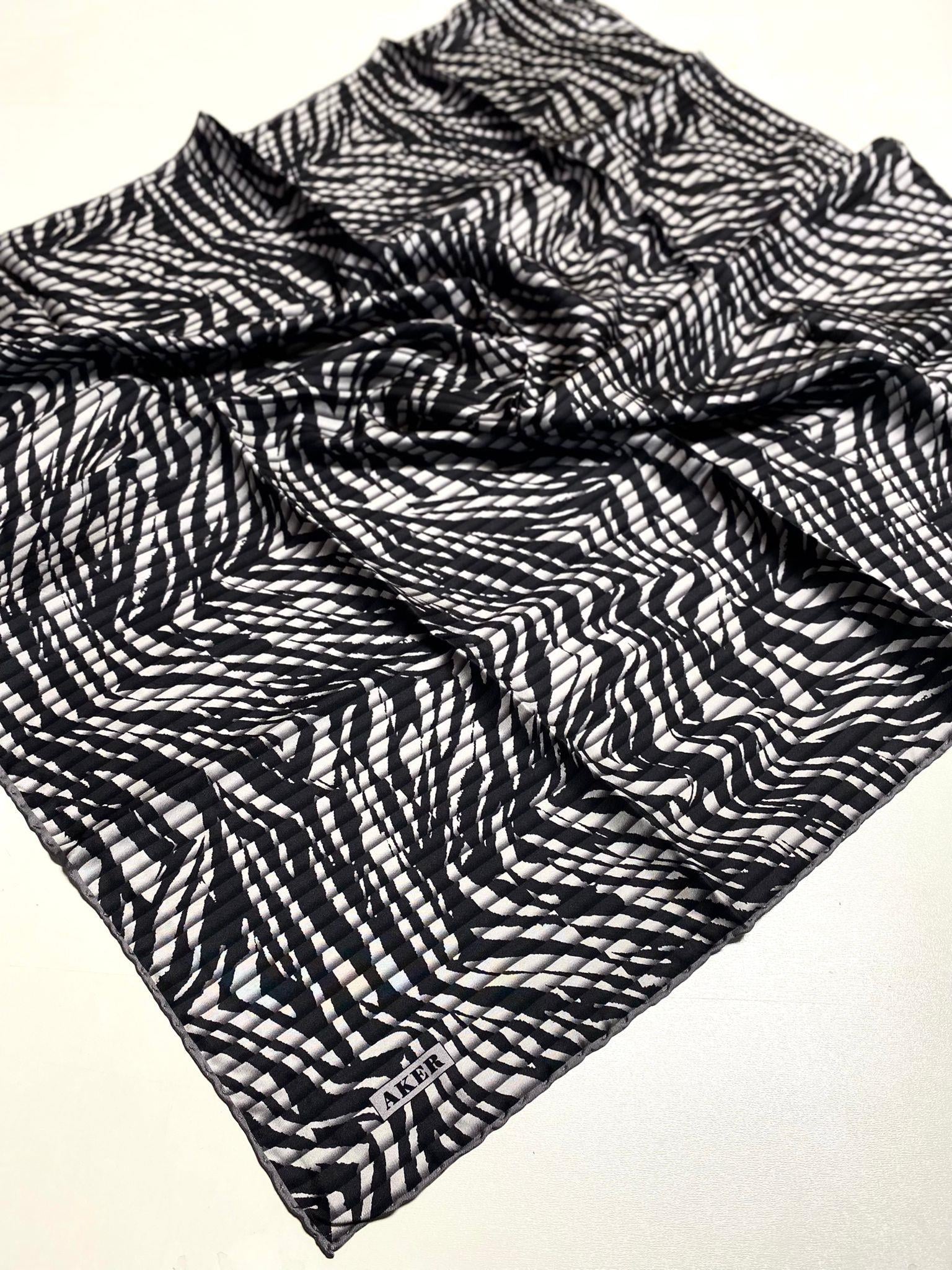 Aker Tivil İpek Eşarp 8573713 - 971 Antrasit Gri Zebra Desen