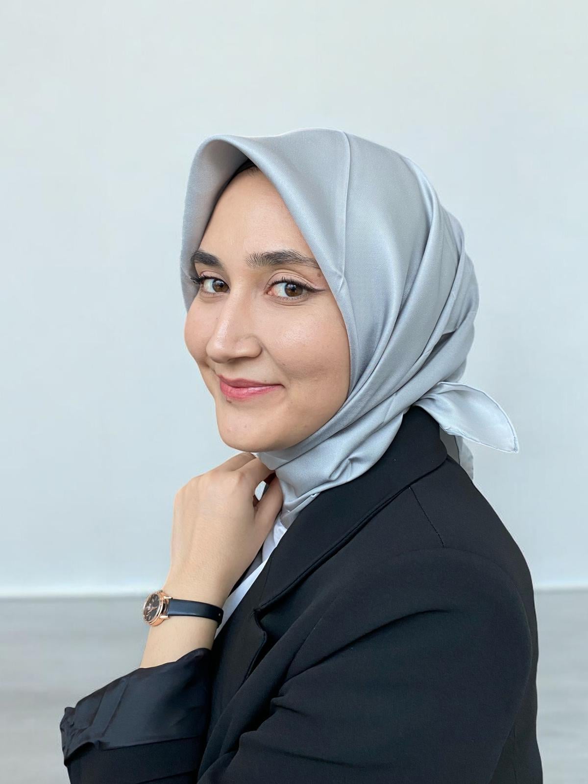 Armine Açık Gri Düz Renk Tivil İpek Eşarp 10D02-152